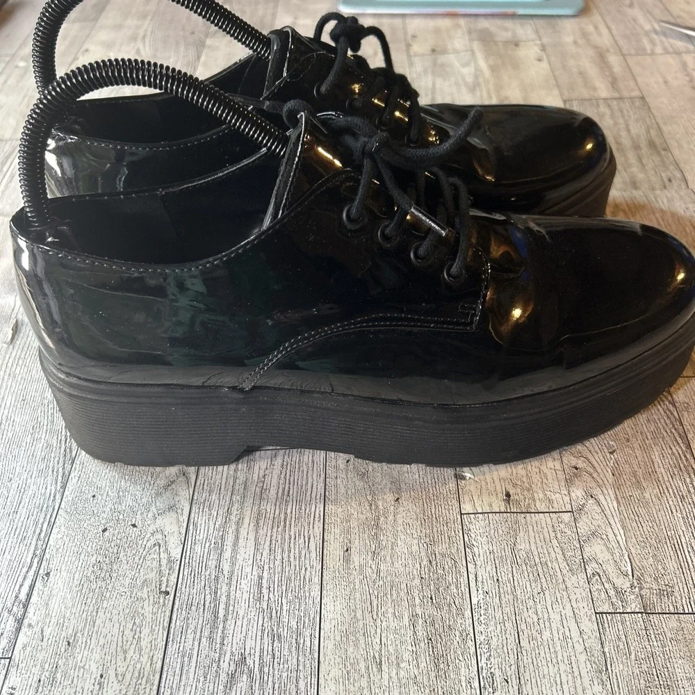 Forever 21 Black Patent Platform‎ Oxford Shoes Lug Sole Chunky Women's 10